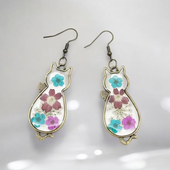 Antique Bronze Dried Flower Cat Earrings – Boho Vintage Mosaic Floral Design - Picture 2 of 6